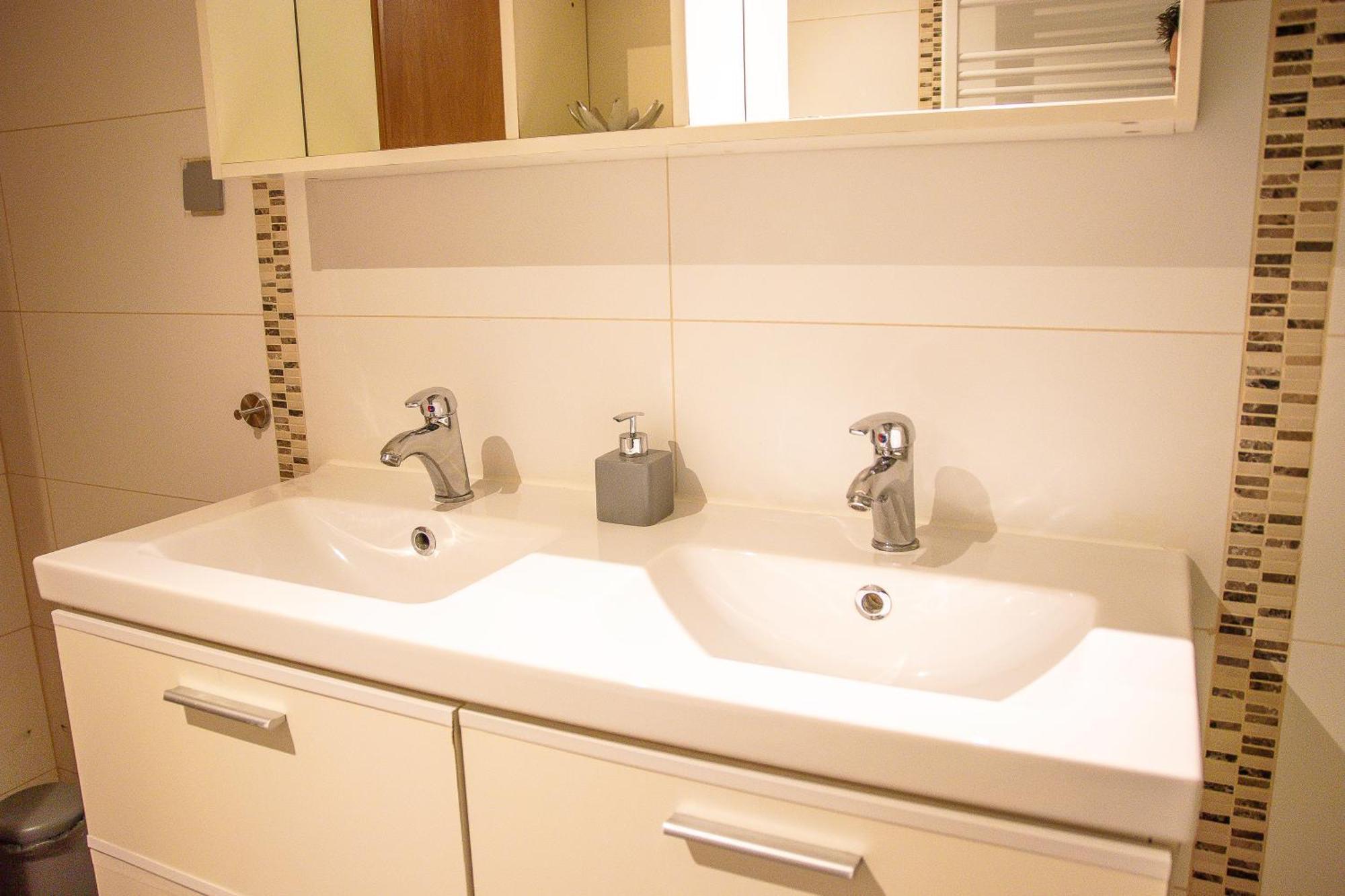 בריסל Archimede Guest House מראה חיצוני תמונה